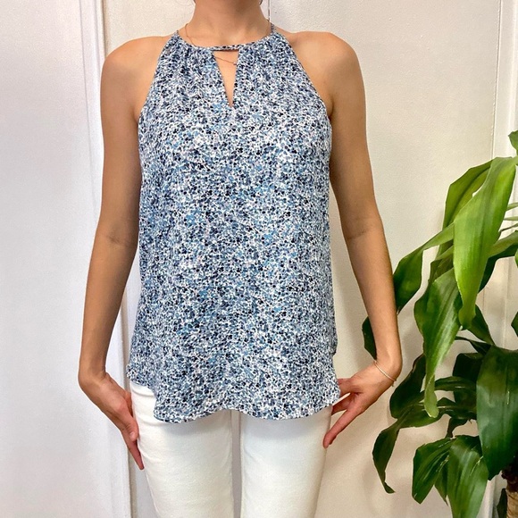Blue & White Printed Sleeveless Blouse - Picture 5 of 8